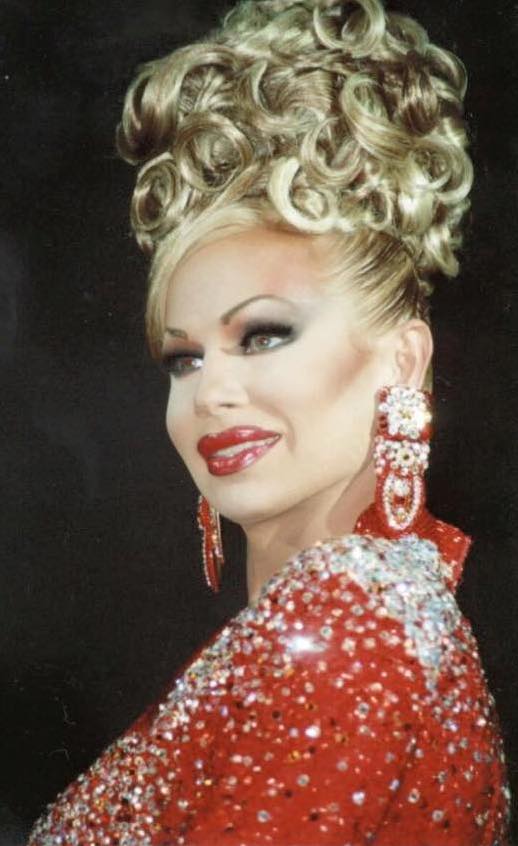 Krista Versace at Miss Continental 1998 in Chicago IL in her first year competing. She was Miss Missouri Continental 1998.