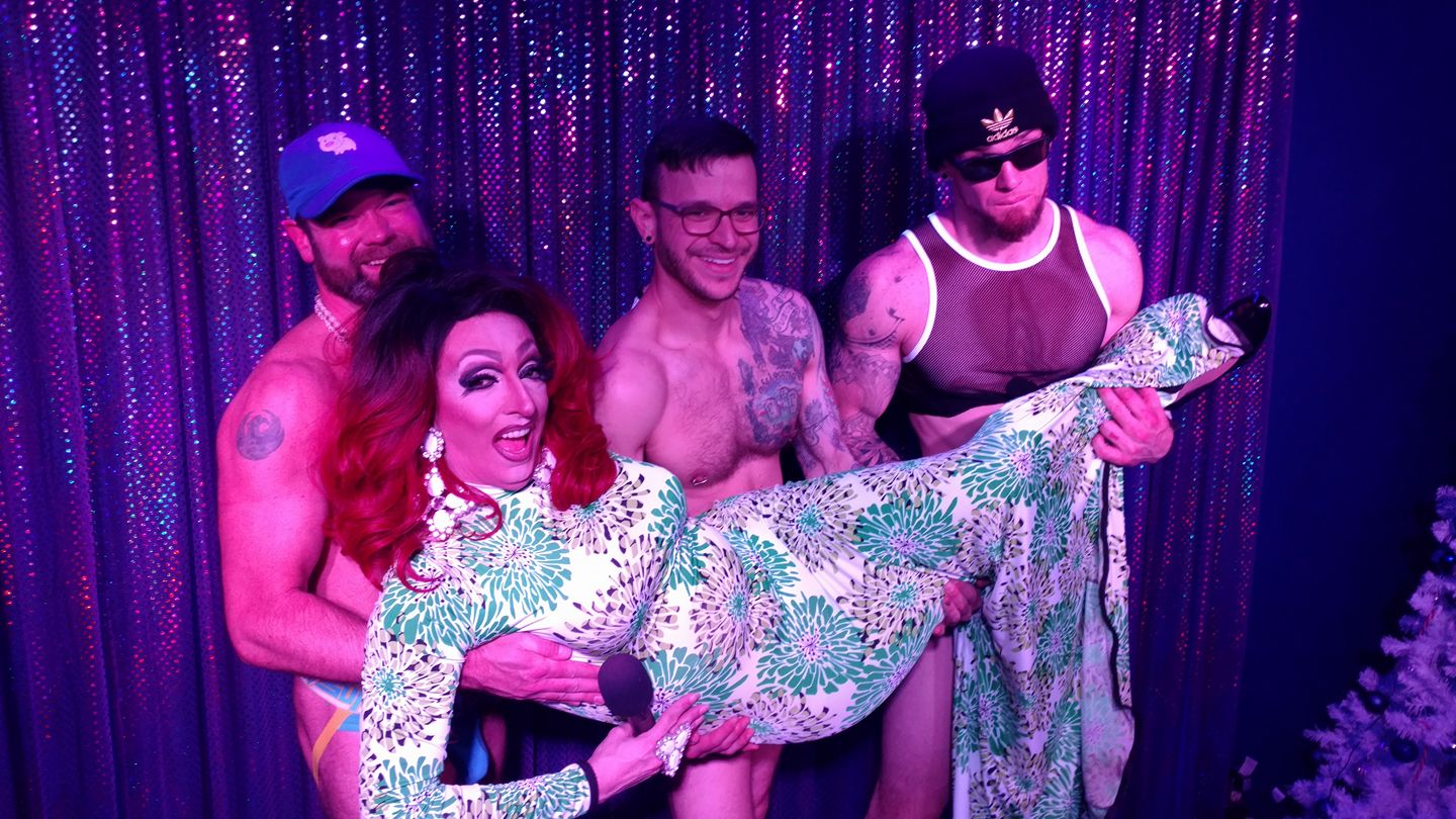 Topher Phoenix, Johnny Dangerously and Trey Russell holding show host Samantha Rollins | Boscoe's (Columbus, Ohio) | January 2018