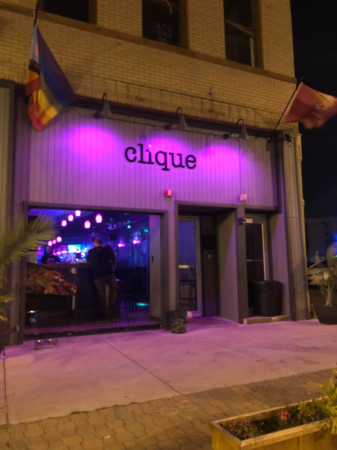 Clique (Springfield, Illinois)